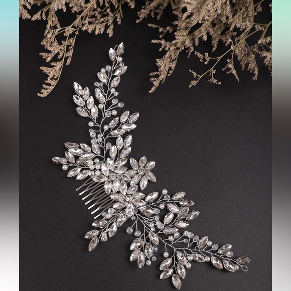 Rhinestone Crystal Flower Hair Comb - Picture 2 of 8